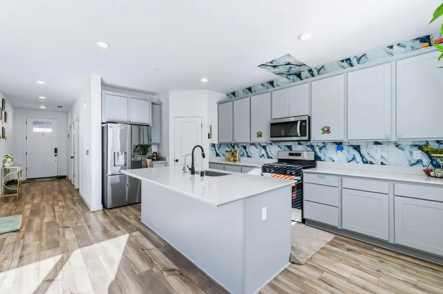 6293 W Willis Avenue, Fresno, CA 93723 - #2