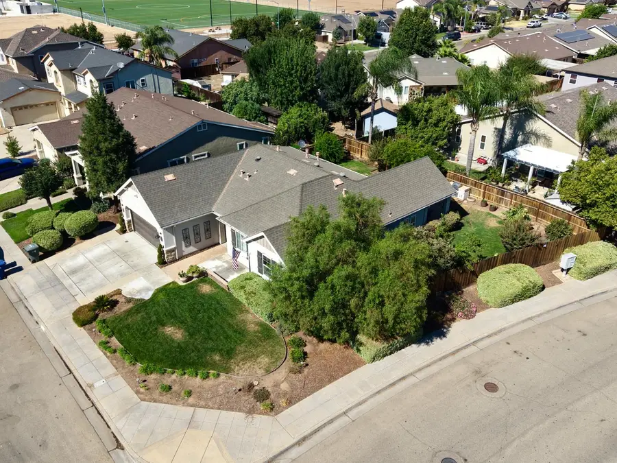 2297 S Adrian Avenue, Fresno, CA 93727 - #3