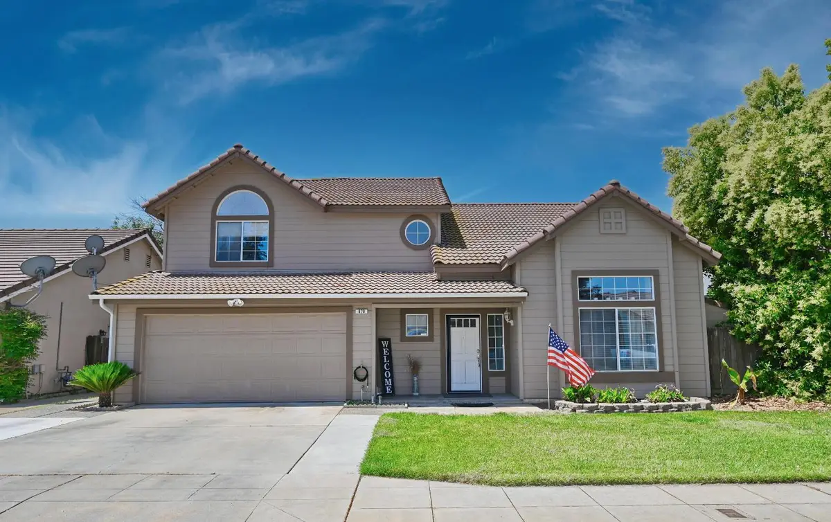 870 N Bush Avenue, Clovis, CA 93611 - #1