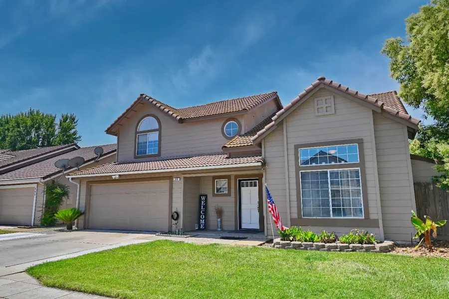 870 N Bush Avenue, Clovis, CA 93611 - #2