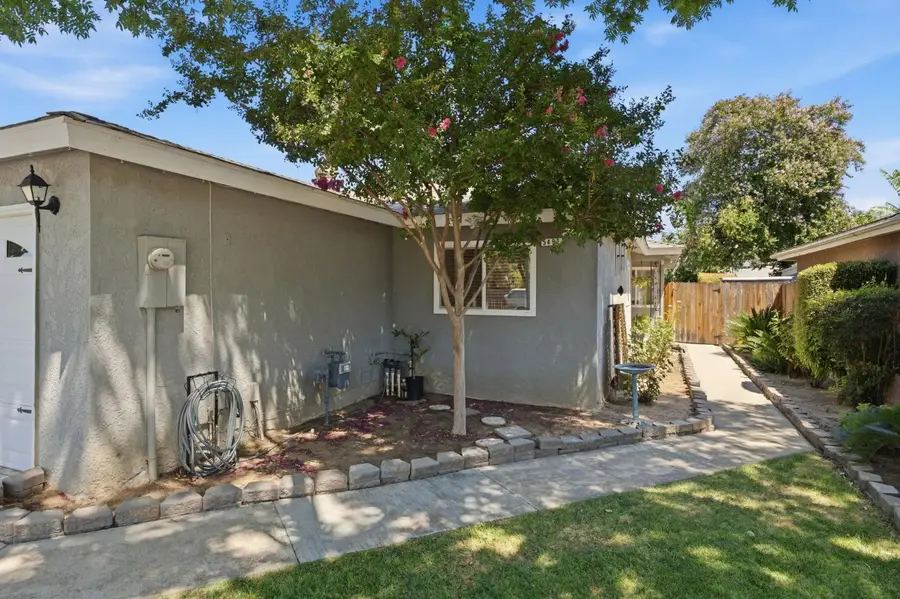 5493 E Iowa Avenue, Fresno, CA 93727 - #2
