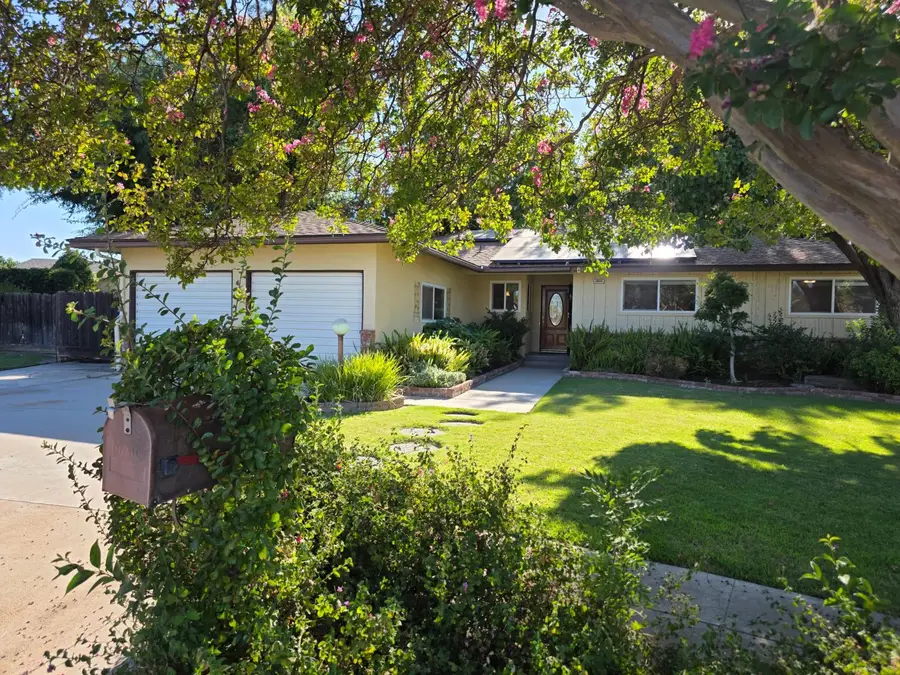 2833 E Paul Avenue, Fresno, CA 93710 - #2