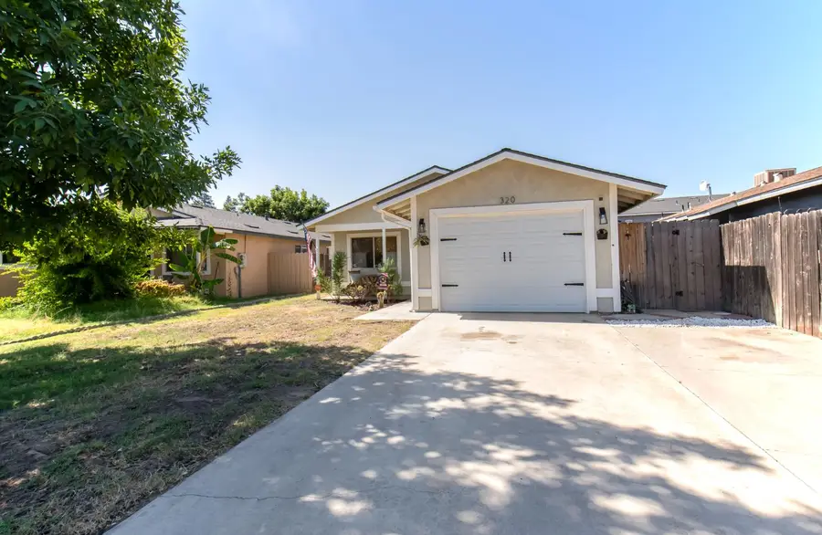 320 Mariposa Street, Kingsburg, CA 93631 - #2