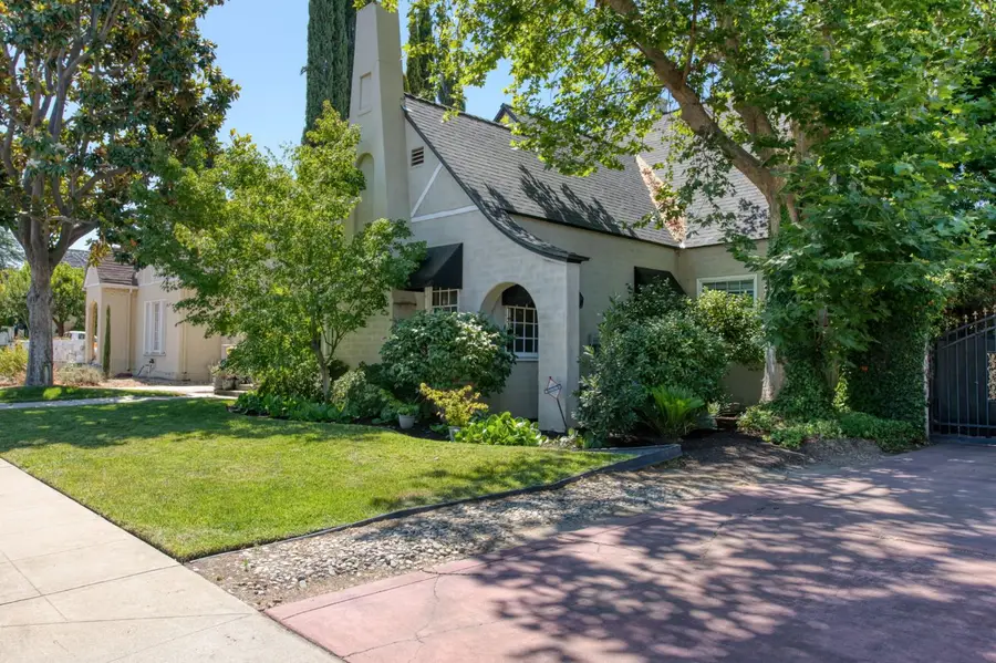 544 E Clinton Avenue, Fresno, CA 93704 - #3