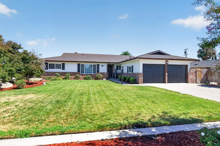 5881 E El Monte Way, Fresno, CA 93727 - #2