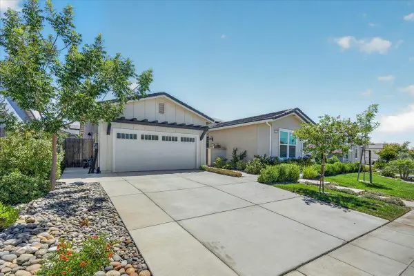655 Huntington Avenue S, Madera, CA 93636