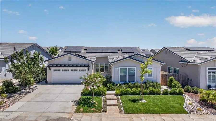 655 Huntington Avenue S, Madera, CA 93636 - #2