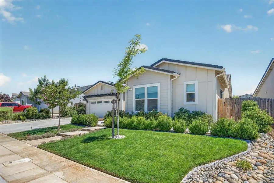 655 Huntington Avenue S, Madera, CA 93636 - #3