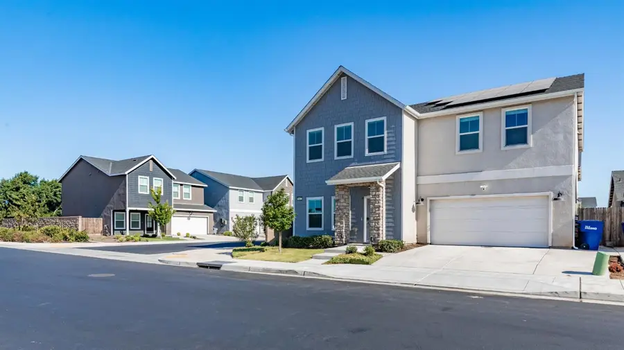 5817 E Alexander Avenue, Fresno, CA 93727 - #2