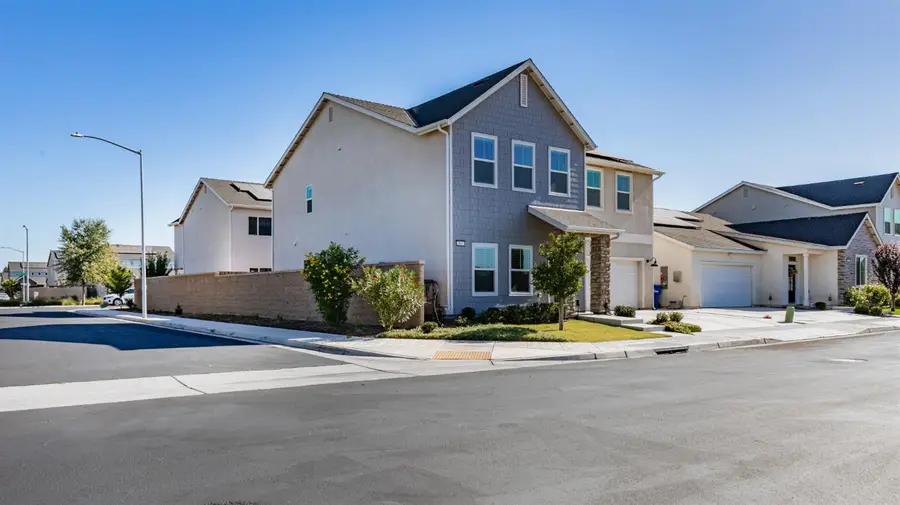 5817 E Alexander Avenue, Fresno, CA 93727 - #3