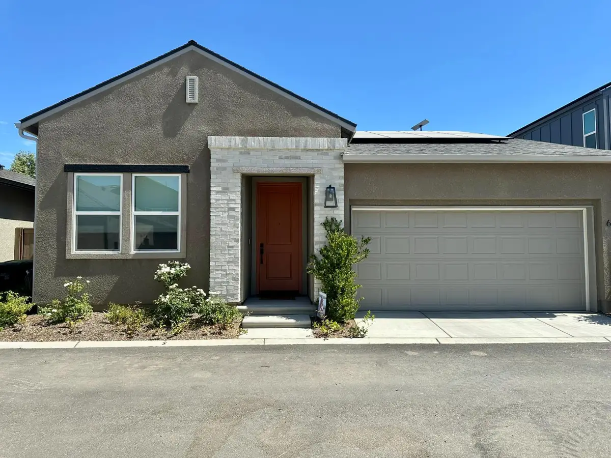 697 Grace Way, Madera, CA 93636 - #1