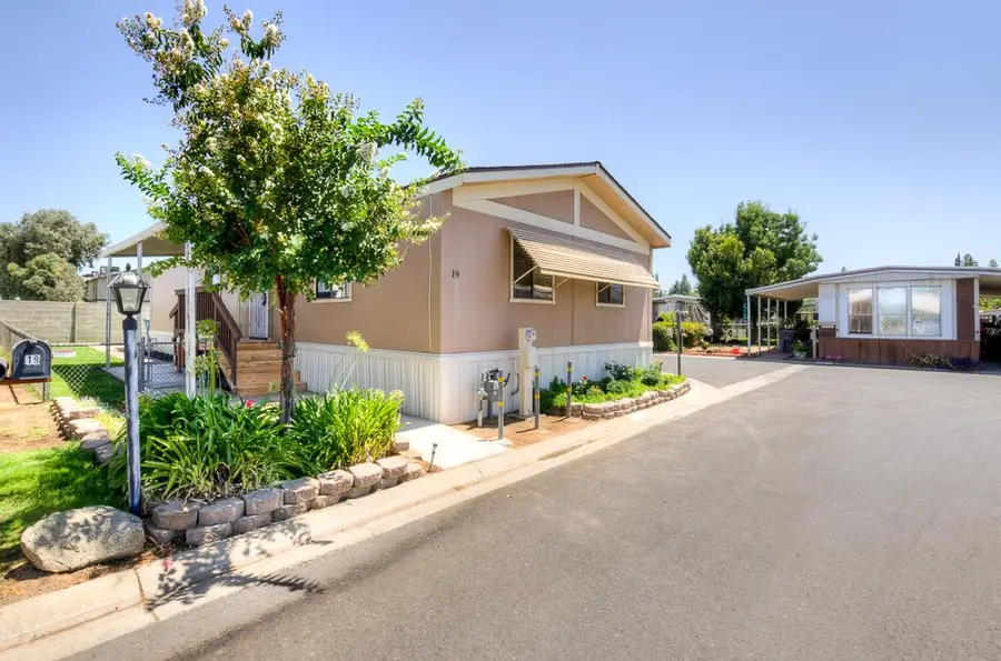 5541 E Tulare Street #19, Fresno, CA 93727 - #2