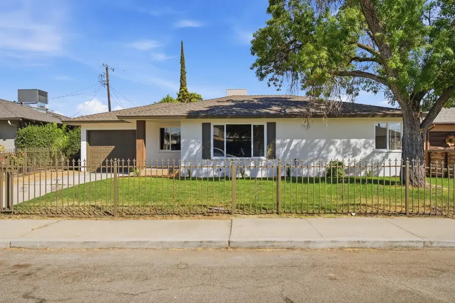 4056 E Brentwood Avenue, Fresno, CA 93703 - #2