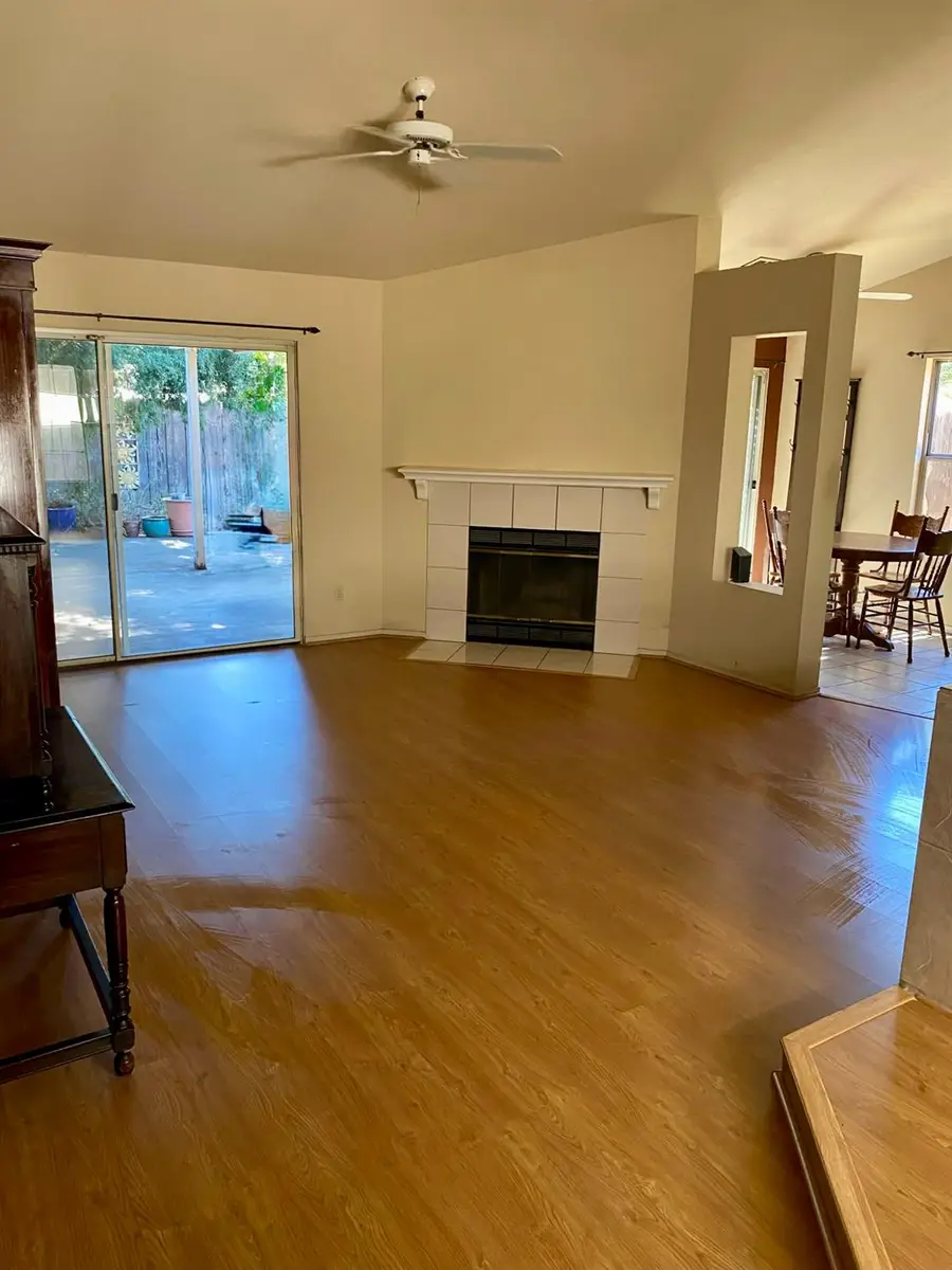 324 S Rabe Avenue, Fresno, CA 93727 - #2