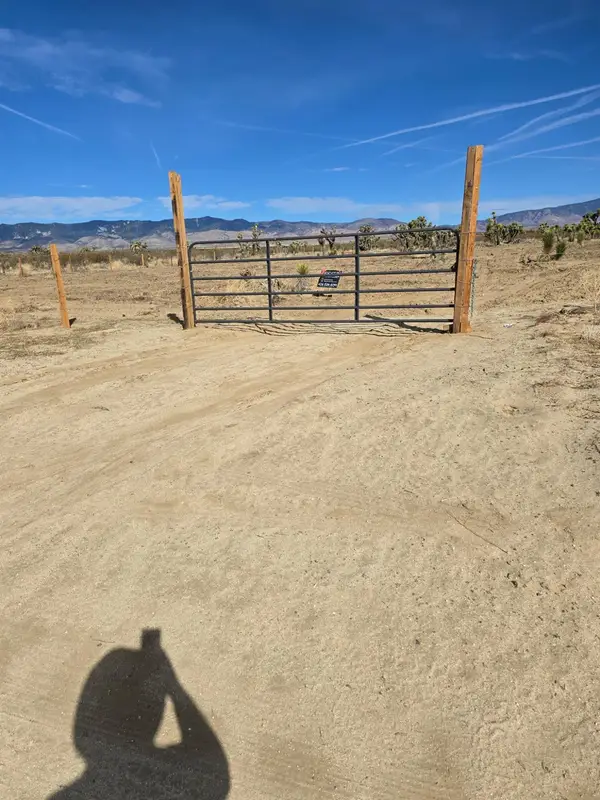 1000 Gaskell Road, Rosamond, CA 93560