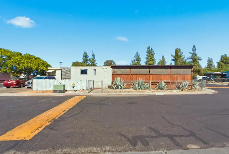 3054 N Mosswood Drive, Fresno, CA 93722 - #2