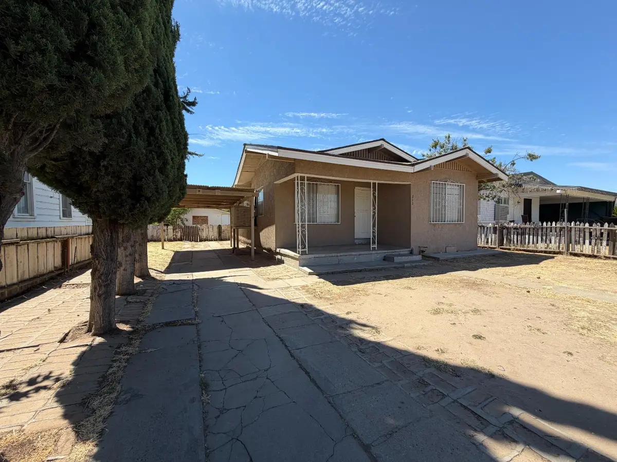 232 Hull Avenue, Madera, CA 93638 - #1