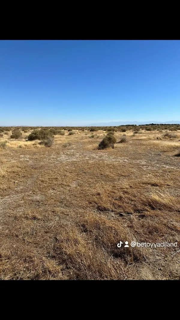 5615 W Rosamond Boulevard W, Rosamond, CA 93560