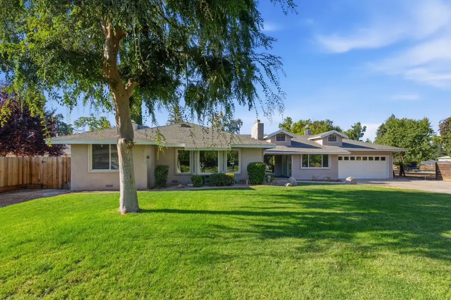 5421 E Liberty Avenue, Fresno, CA 93727 - #2