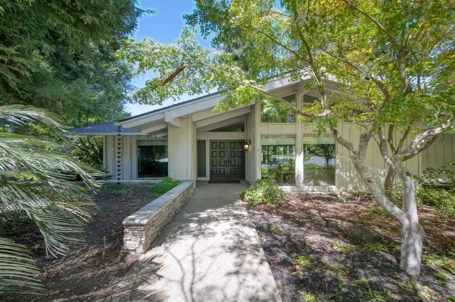 6707 N Dolores Avenue, Fresno, CA 93711 - #2