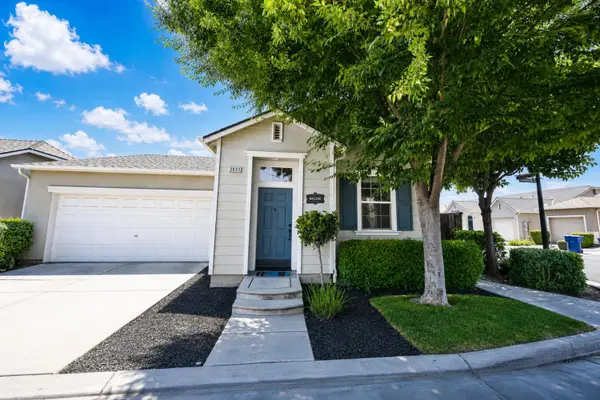 3693 W Persimmon Lane, Fresno, CA 93711