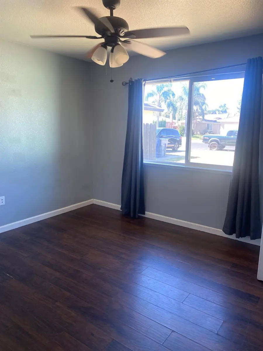 630 W San Gabriel Avenue, Clovis, CA 93612 - #3