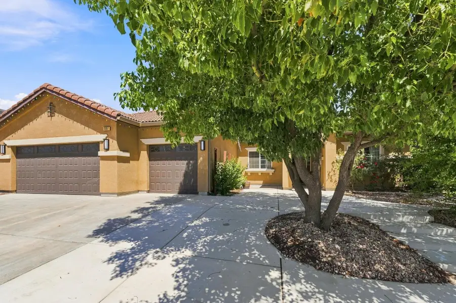 537 S Fordham Avenue, Fresno, CA 93727 - #2