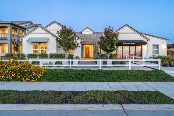1681 N Shirley Avenue, Clovis, CA 93619