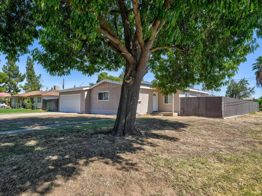 65 E Calimyrna Avenue, Fresno, CA 93710 - #2