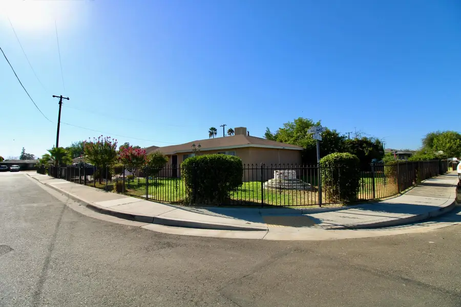 1201 Hume Drive, Sanger, CA 93657 - #2