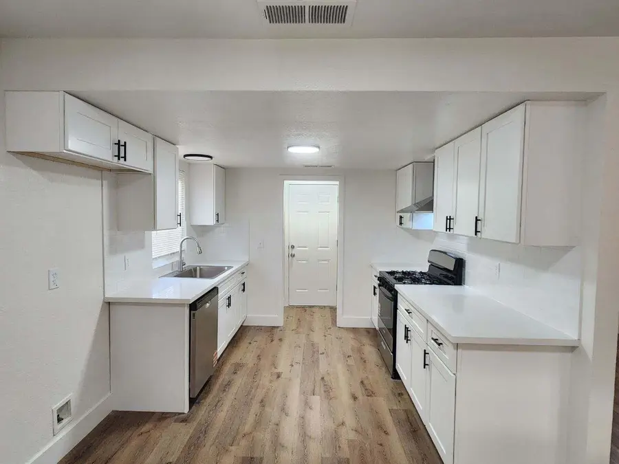 4119 N Santa Fe Avenue, Fresno, CA 93705 - #2
