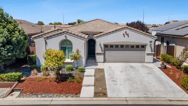 1016 Lindsay Lane, Clovis, CA 93619