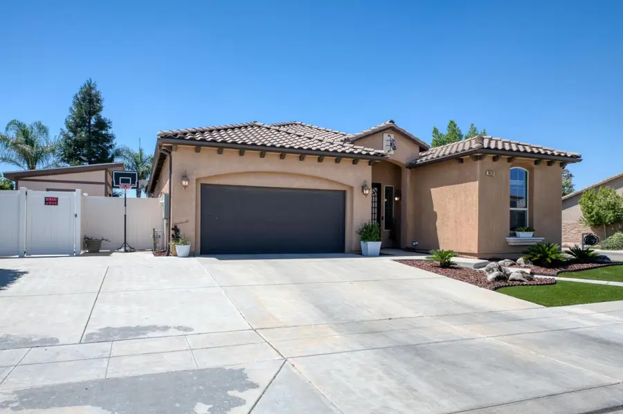 5828 E Booker Avenue, Fresno, CA 93727 - #2