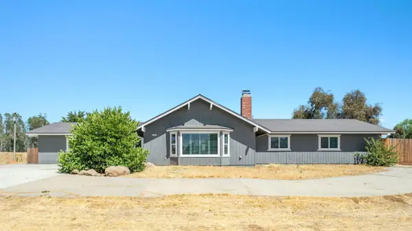 10890 N Armstrong Avenue, Clovis, CA 93619