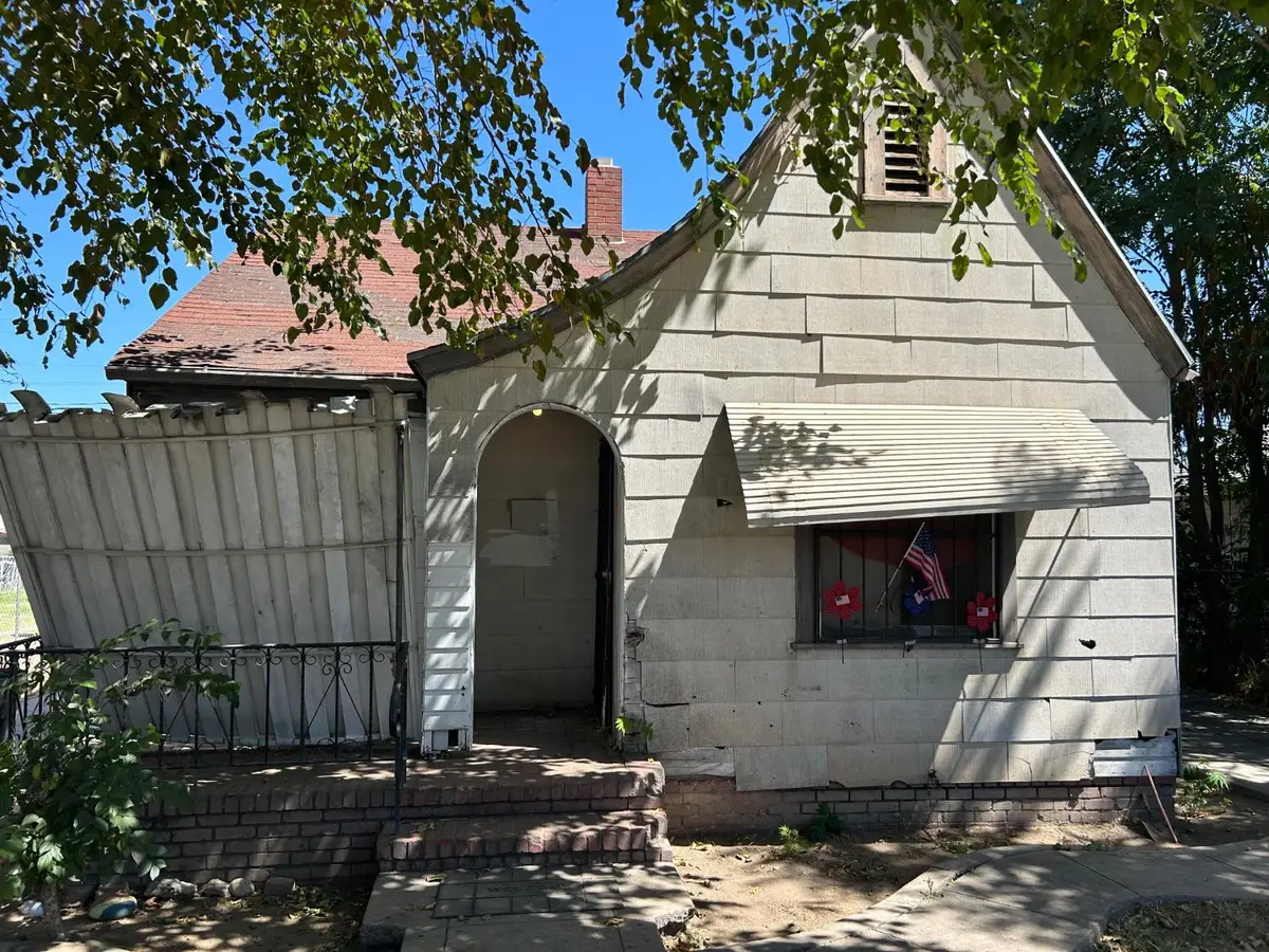 3825 E Mckenzie Avenue, Fresno, CA 93702 - #1