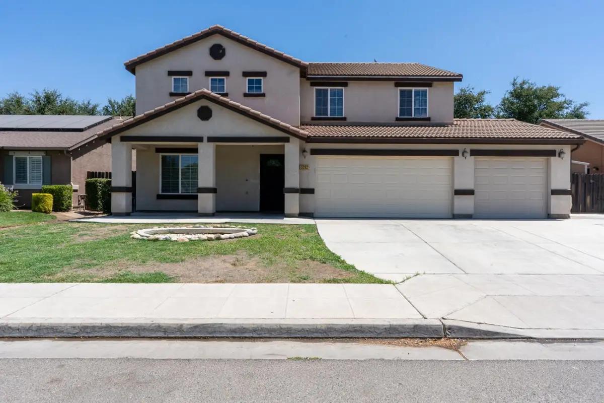 3292 N Wheeler Avenue, Fresno, CA 93722 - #1