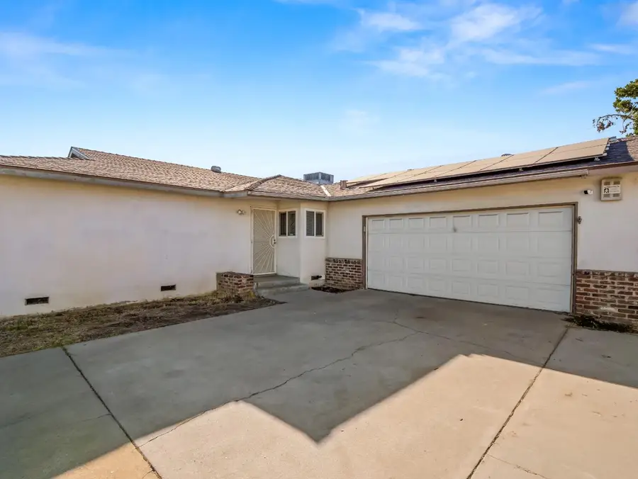 5687 E Ashlan, Tarpey Village, CA 93727 - #2