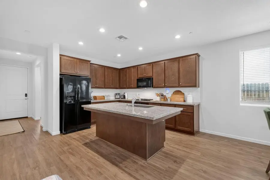 6231 E Berkeley Avenue, Fresno, CA 93727 - #3