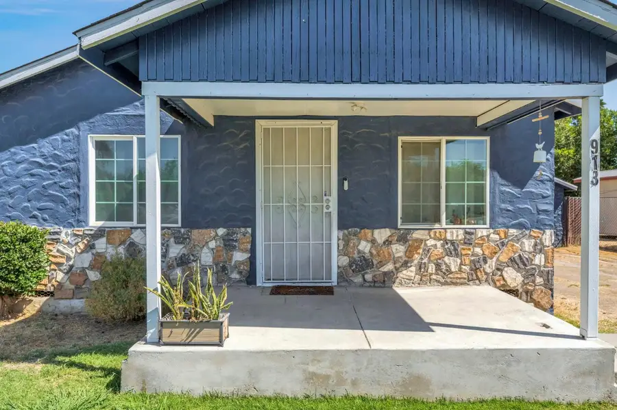 913 Garfield Avenue, Madera, CA 93638 - #2