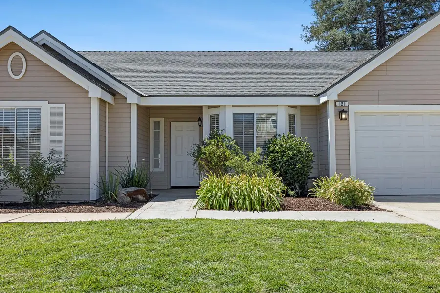 8735 N Cedar Avenue #121, Fresno, CA 93720 - #3