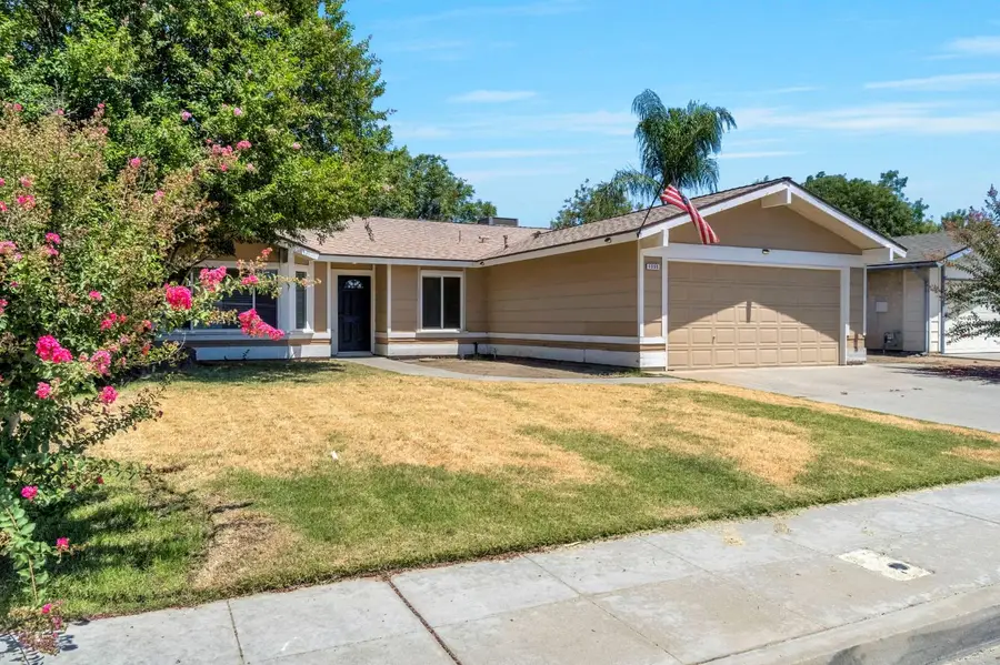 1355 Fremont Avenue, Clovis, CA 93612 - #2