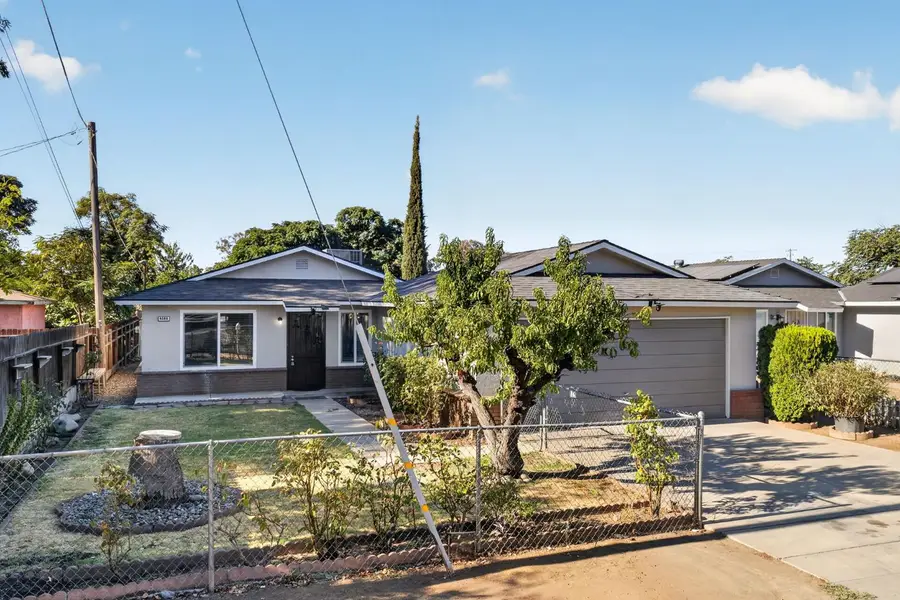 4588 E Woodward Avenue, Fresno, CA 93702 - #2