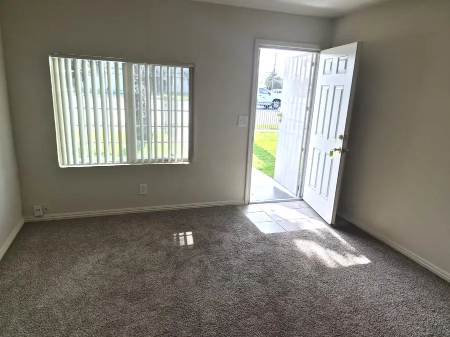 2040 W Shields Avenue, Fresno, CA 93705 - #2