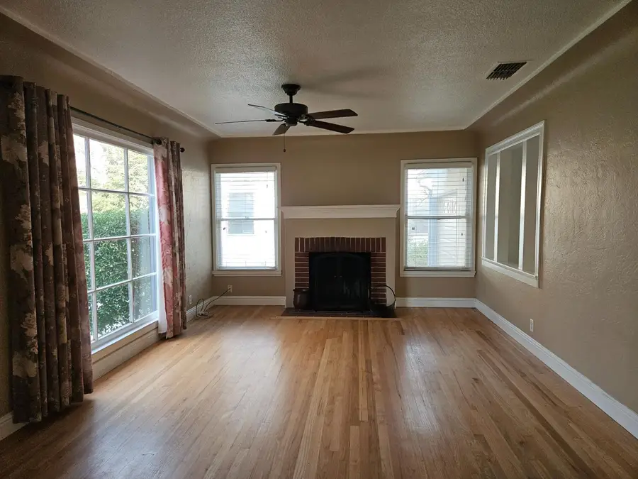 2004 E Terrace #104, Fresno, CA 93703 - #2