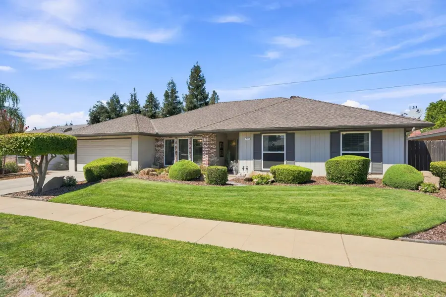 7423 N 4th Street, Fresno, CA 93720 - #3