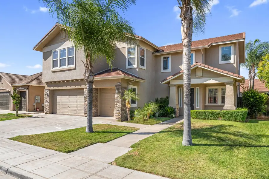 6208 W Menlo Avenue, Fresno, CA 93722 - #2