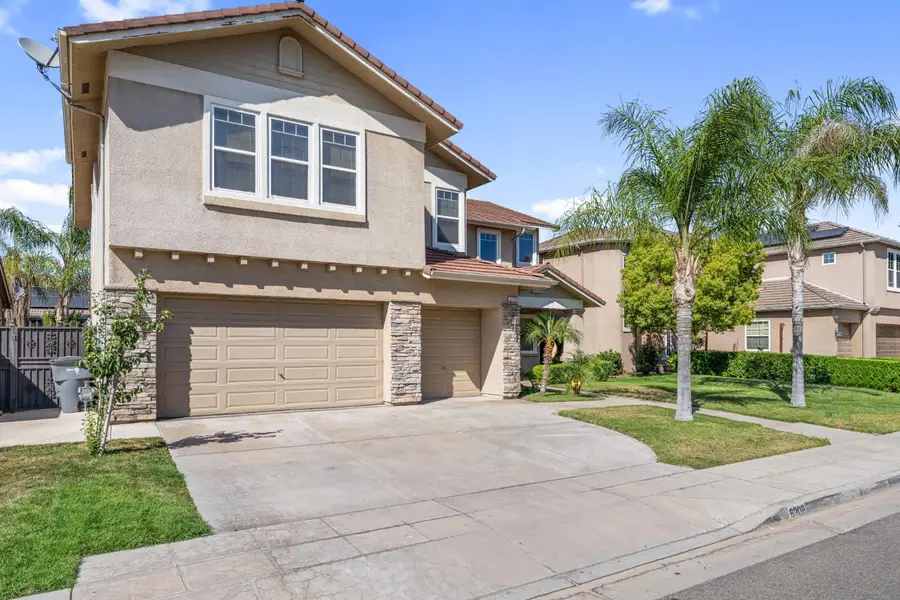 6208 W Menlo Avenue, Fresno, CA 93722 - #3