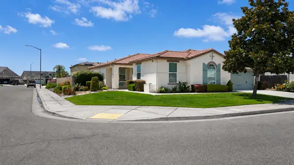 3659 N Pearwood Avenue, Fresno, CA 93727
