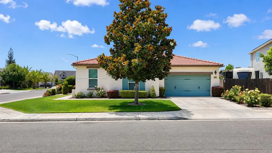 3659 N Pearwood Avenue, Fresno, CA 93727 - #3