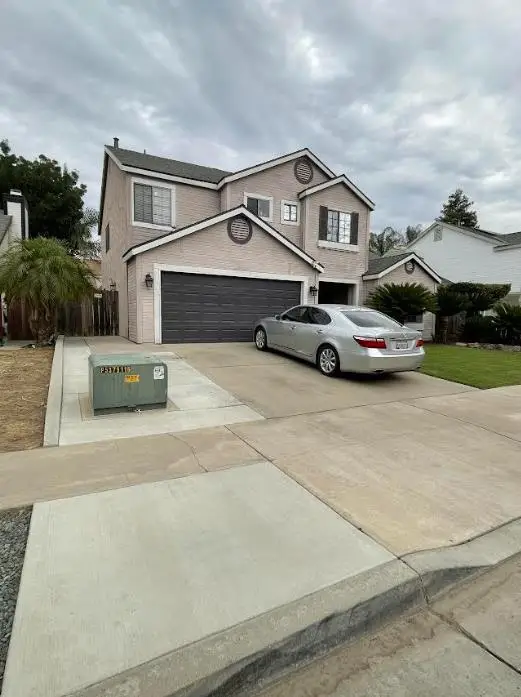 687 N Milner Street, Tulare, CA 93274 - #2